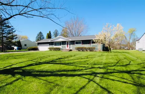 521 Pinnacle Rd, Rochester, NY 14623