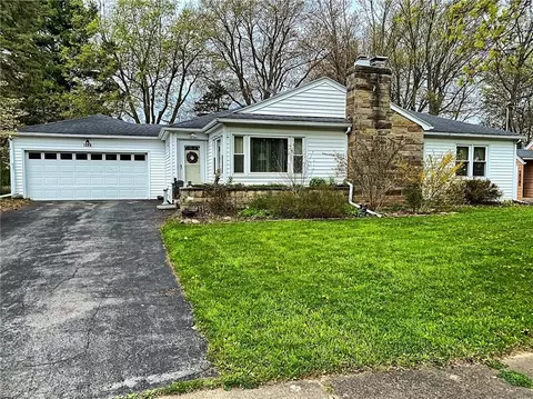 1329 Hillside Dr, Arcadia, NY 14513