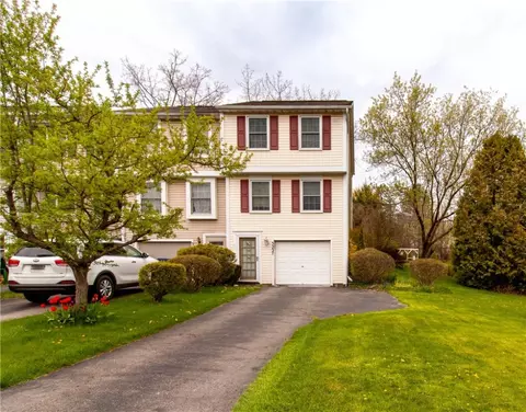 3237 Pintail Vw, Walworth, NY 14568