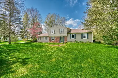 699 Wayneport Rd, Macedon, NY 14502