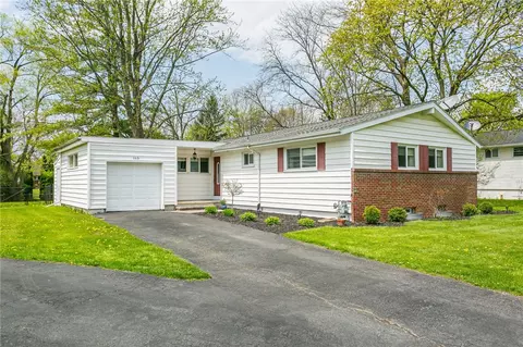 165 Butler Dr, Pittsford, NY 14534