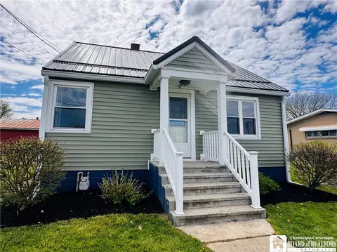 17 N Serval St, Dunkirk, NY 14048