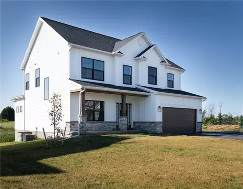 15 Gage Gdns, Chili, NY 14428