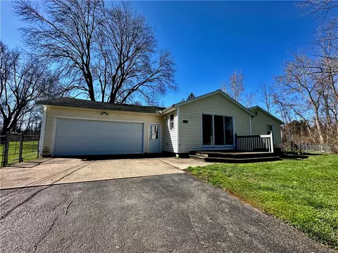 491 Peck Rd, Parma, NY 14559