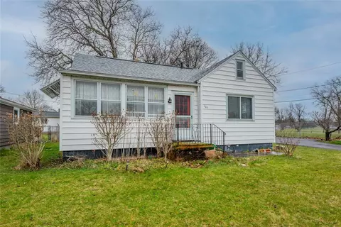 105 Lyceum St, Rochester, NY 14609