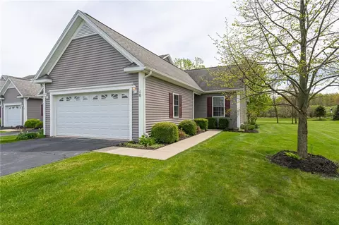 10 Hawthorn Cir, Geneseo, NY 14454
