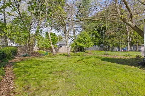 89 Doris Rd, Irondequoit, NY 14622 photo 28