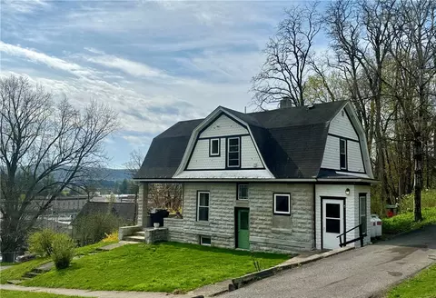 1 Holmes Ave, New Berlin, NY 13411
