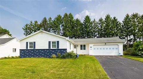 176 Kearney Dr, Irondequoit, NY 14617
