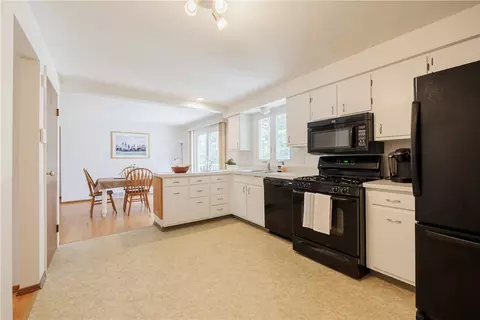 176 Kearney Dr, Irondequoit, NY 14617 photo 11
