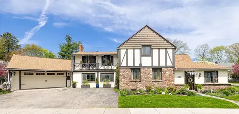 312 Susquehanna Rd, Rochester, NY 14618