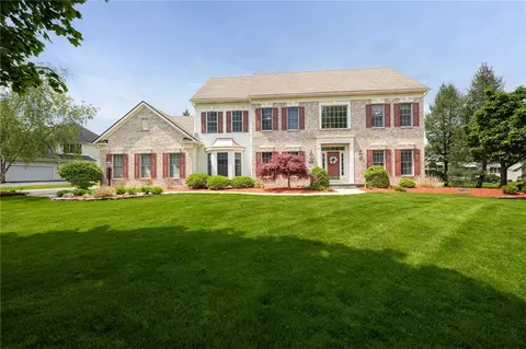 31 Thomas Grv, Pittsford, NY 14534