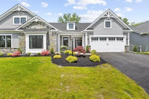 44 River Birch Ln, Penfield, NY 14580