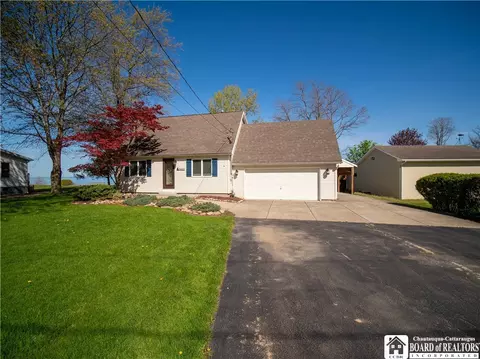 5682 Parkview Lane Ln, Fredonia, NY 14063