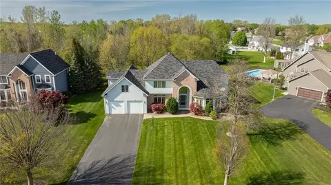 4 Dangelo Dr, Webster, NY 14580 photo 2