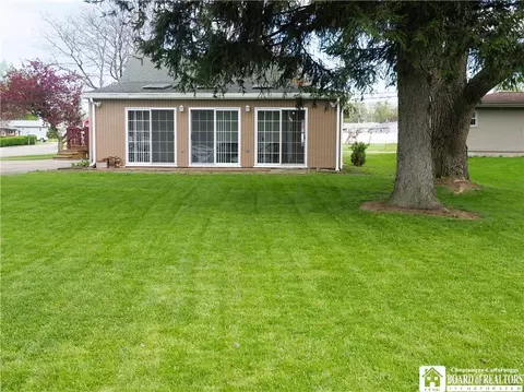 637 Brigham Rd, Dunkirk, NY 14048 photo 7