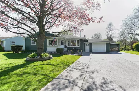 15 Carolin Dr, Sweden, NY 14420