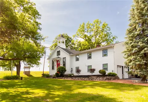 6934 Rice Rd, Victor, NY 14564