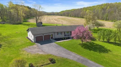 2047 Shuler Rd, Arcadia, NY 14513