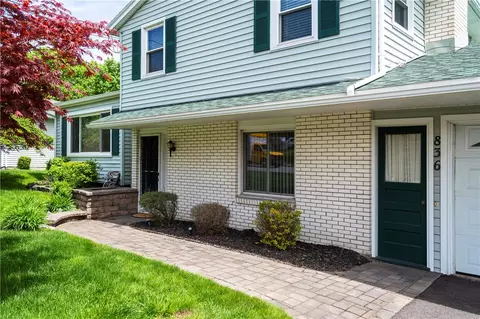 836 Helendale Rd, Irondequoit, NY 14609 photo 4
