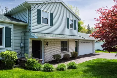 836 Helendale Rd, Irondequoit, NY 14609 photo 3