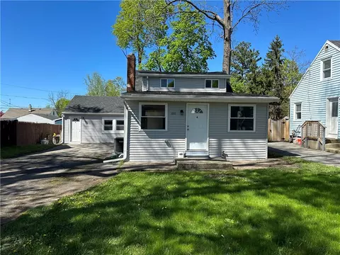 100 Leonard Rd, Greece, NY 14616