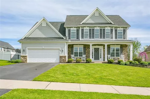 16 Rothbury Cir, Victor, NY 14564