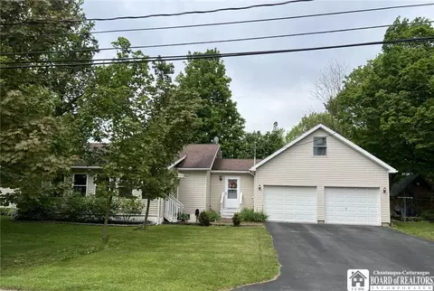 22 Sheldon St, Randolph, NY 14772
