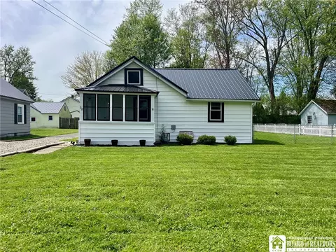 32 Woodlawn Ave, Busti, NY 14750
