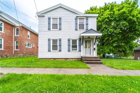 196 Canal St, Lyons, NY 14489