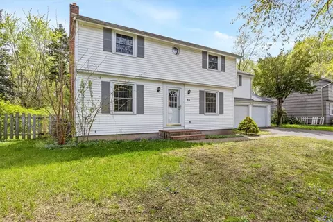 15 Seth Land Dr, Irondequoit, NY 14617