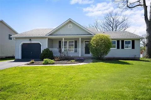 102 Delaina Rose Cir, Brockport, NY 14420