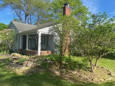 223 Winfield Rd, Irondequoit, NY 14622 photo 6