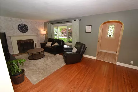 223 Winfield Rd, Irondequoit, NY 14622 photo 10