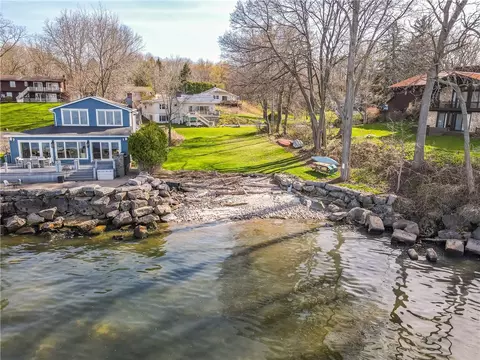 1056 Lake Rd, Webster, NY 14580 photo 2