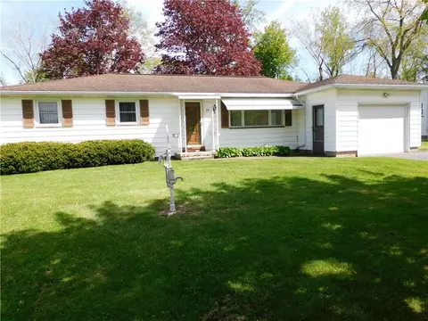 64 Pickdale Dr, Greece, NY 14626