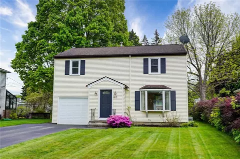 615 Tarrington Rd, Irondequoit, NY 14609