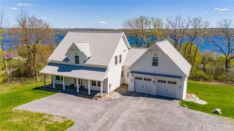 4609 Misty Hill Dr, Canandaigua, NY 14424