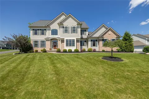 95 Coventry Rdg, Pittsford, NY 14534