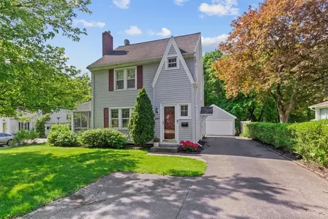 837 Harmon Rd, Penfield, NY 14526