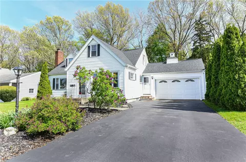 112 Lambert Dr, Greece, NY 14616 photo 2