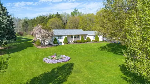 402 Skuse Rd, Geneva, NY 14456
