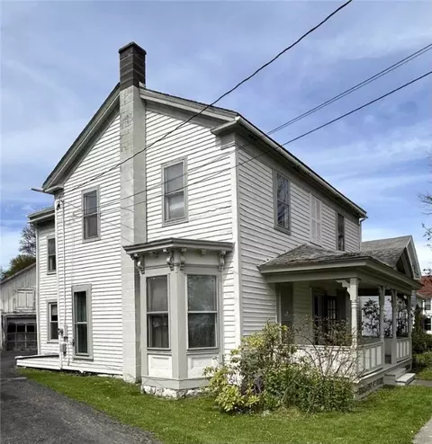 37 Genesee St, New Berlin, NY 13411