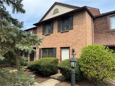 484 Surrey Hl, Rochester, NY 14623
