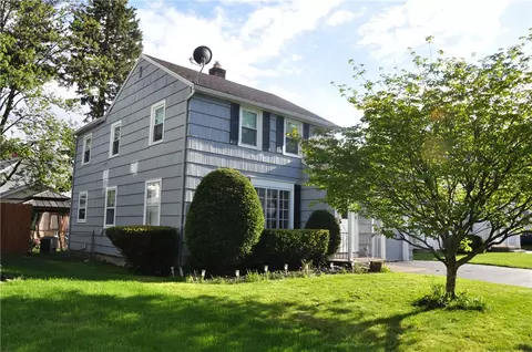 43 Fillingham Dr, Rochester, NY 14615