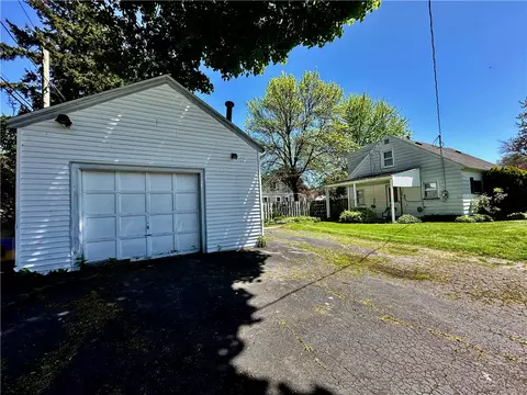 174 Heberle Rd, Irondequoit, NY 14609 photo 19