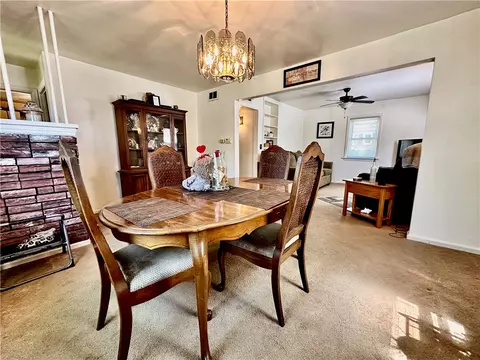 174 Heberle Rd, Irondequoit, NY 14609 photo 8