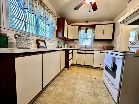 174 Heberle Rd, Irondequoit, NY 14609 photo 5