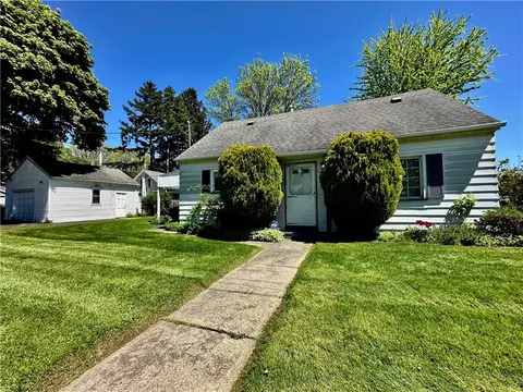174 Heberle Rd, Irondequoit, NY 14609