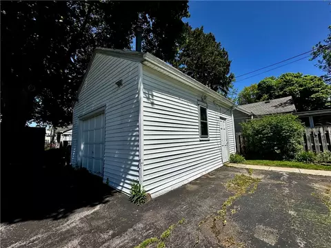 174 Heberle Rd, Irondequoit, NY 14609 photo 18